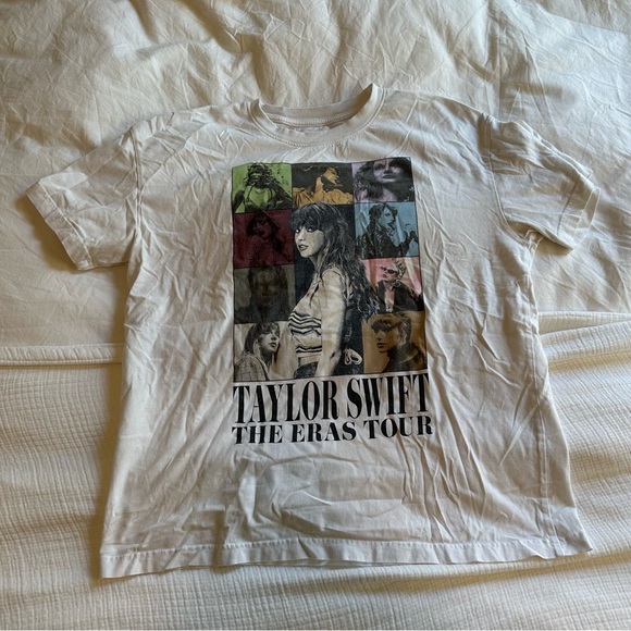 Taylor Swift Eras Tour 2023 White T-Shirt Official Merch, Size Medium - Picture 1 of 5
